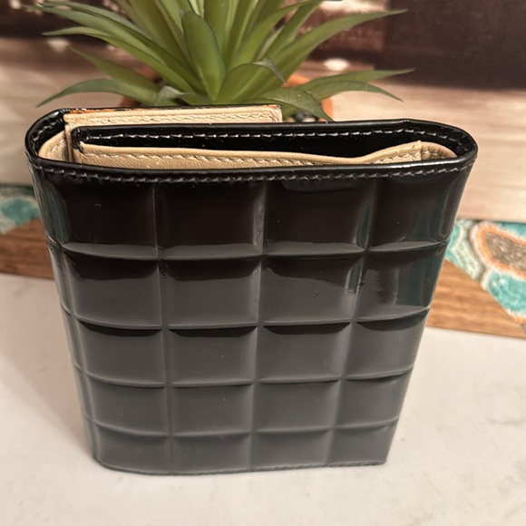 Authentic CHANNEL Bifold wallet..Nice pice In good condition a stunning - Picture 11 of 15